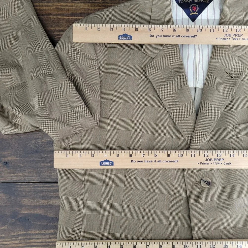 VTG Tommy Hilfiger Men's Sport Coat Blazer Three Button Brown Plaid Wool Sz‎ 44L
